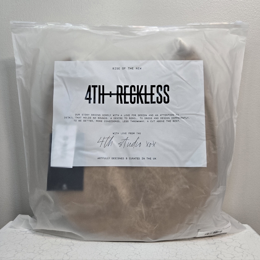 4th + Reckless Tan Faux Suede Crescent Bag ~ 🆕️ - Picture 8 of 9